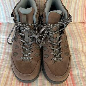 Oboz Sawtooth X Mid. Women’s Size 9. Never Worn.